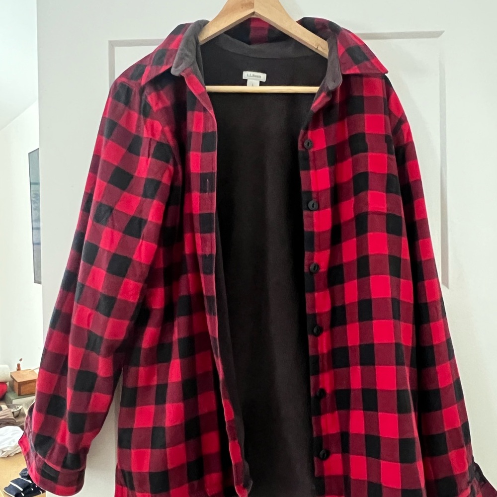 LL bean flannel red and Black Plaid Button-Up Shirt fleece lined